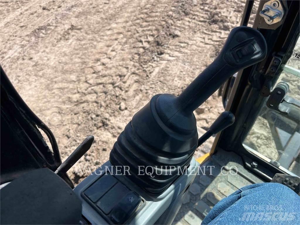 CAT 304E2CR Lánctalpas kotrók