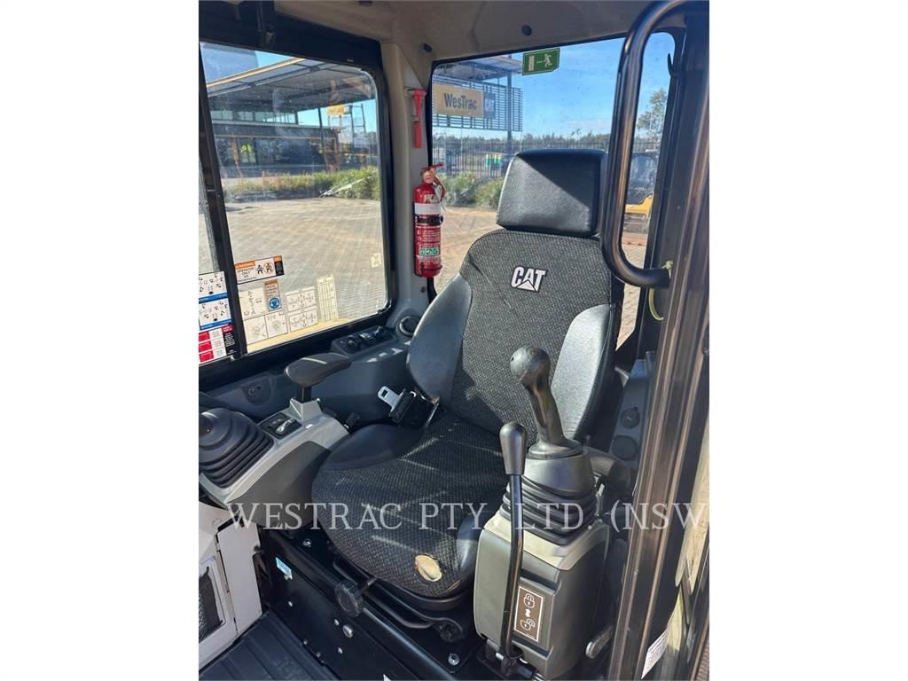 CAT 304E2CR Lánctalpas kotrók