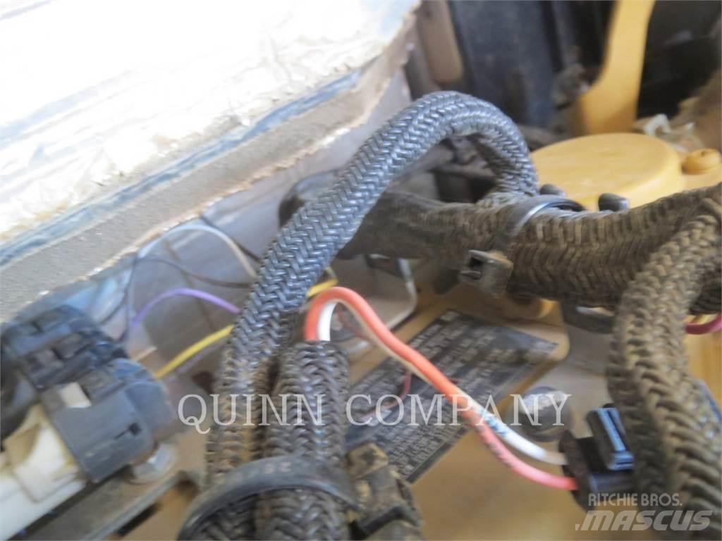 CAT 305.5E2 Lánctalpas kotrók