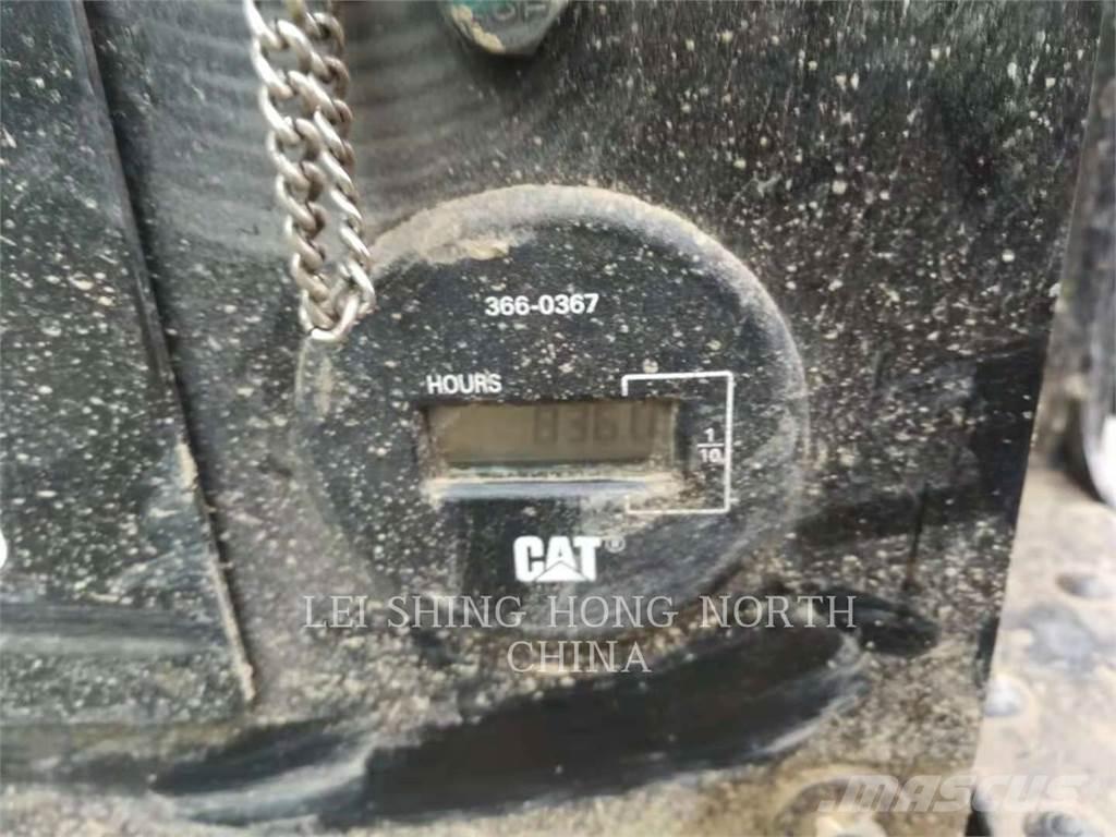 CAT 305.5E2 Lánctalpas kotrók
