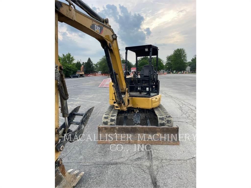 CAT 305.5E2CR Lánctalpas kotrók