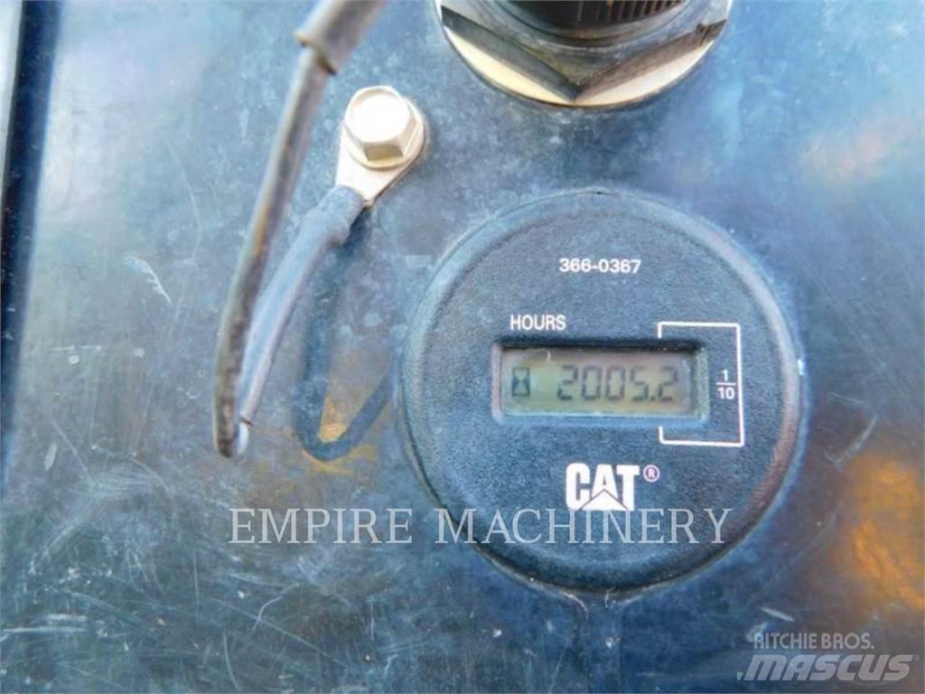 CAT 305E2 OR Lánctalpas kotrók