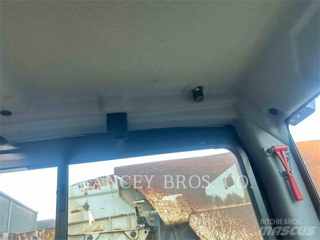 CAT 305E2CR Lánctalpas kotrók