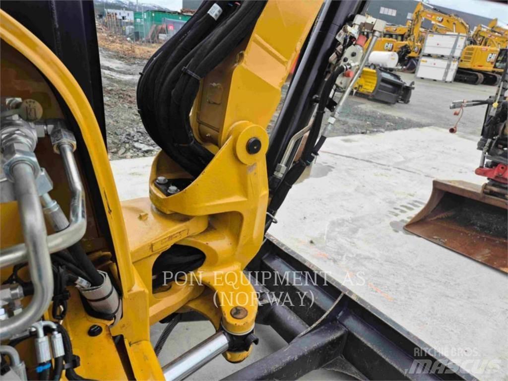 CAT 305E2CR Lánctalpas kotrók