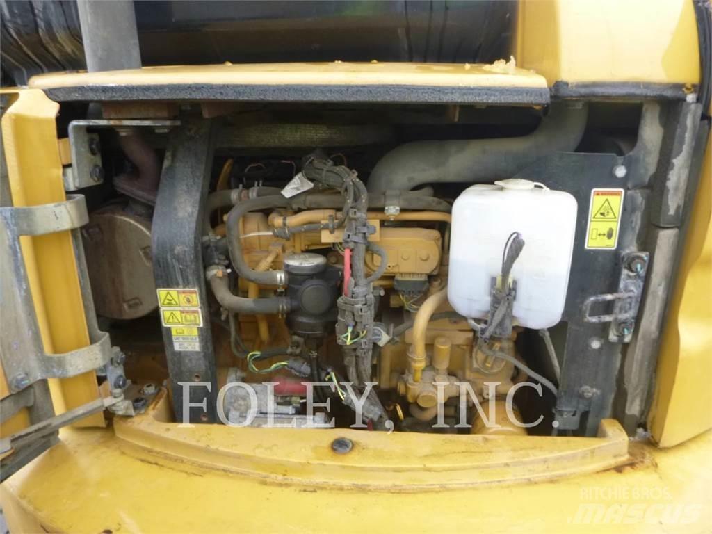 CAT 305E2CR Lánctalpas kotrók