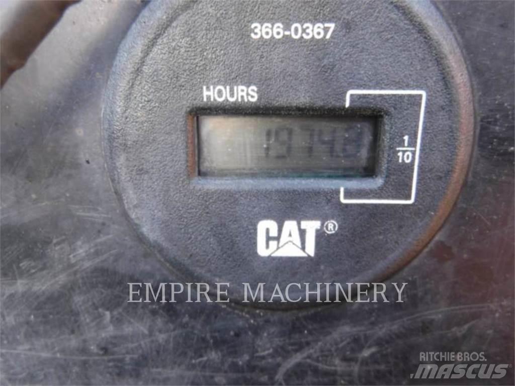 CAT 305E2CR Lánctalpas kotrók