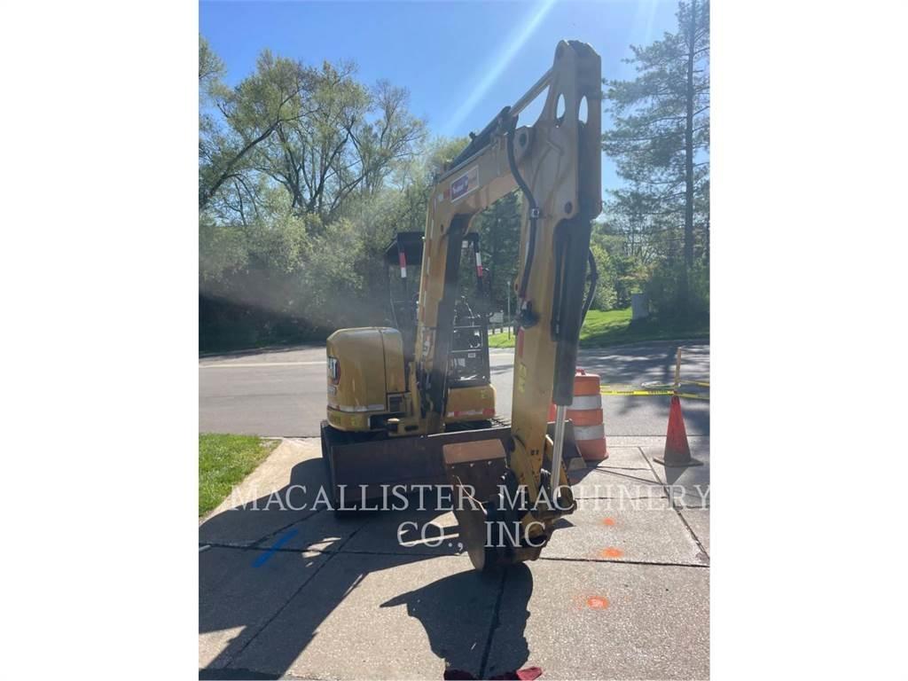 CAT 305E2CR Lánctalpas kotrók