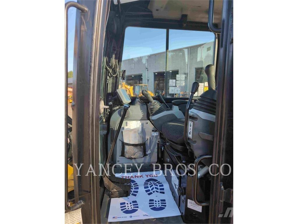 CAT 305E2CR Lánctalpas kotrók