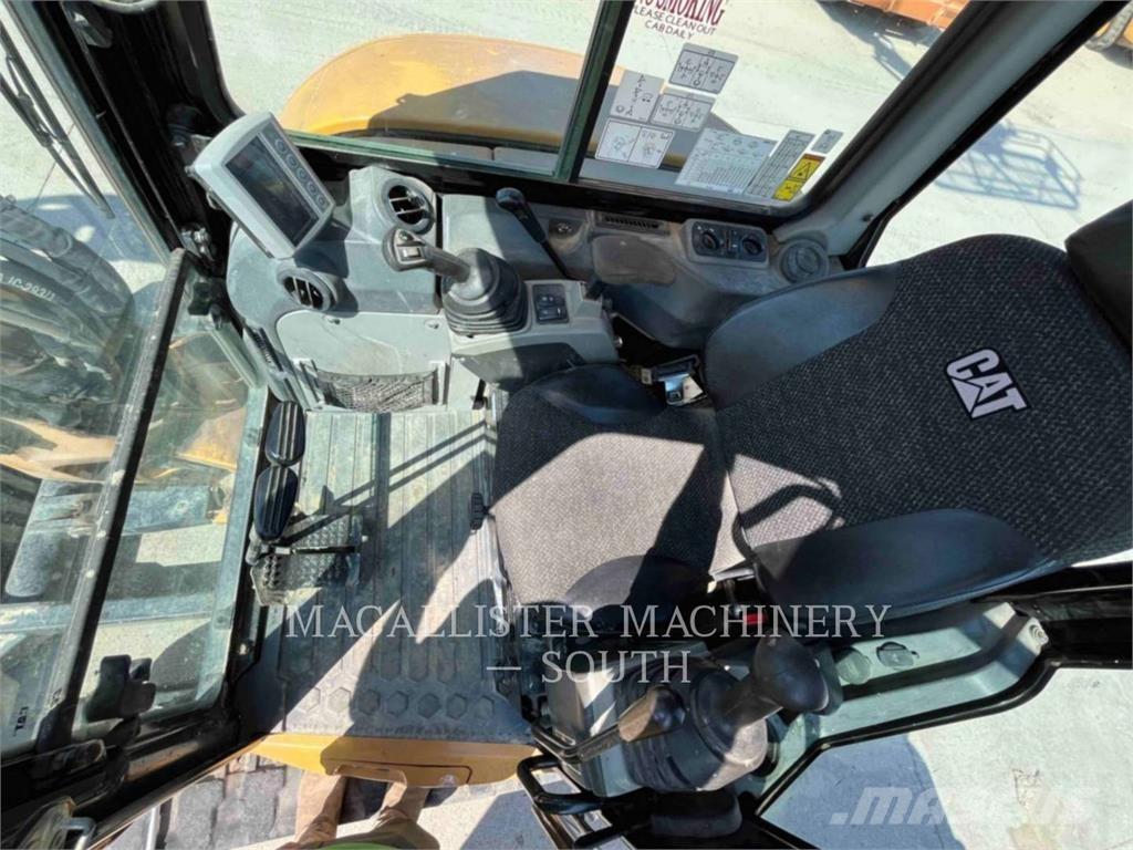 CAT 305E2CR Lánctalpas kotrók