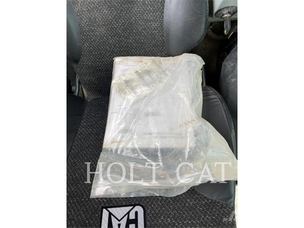 CAT 305E2CR Lánctalpas kotrók