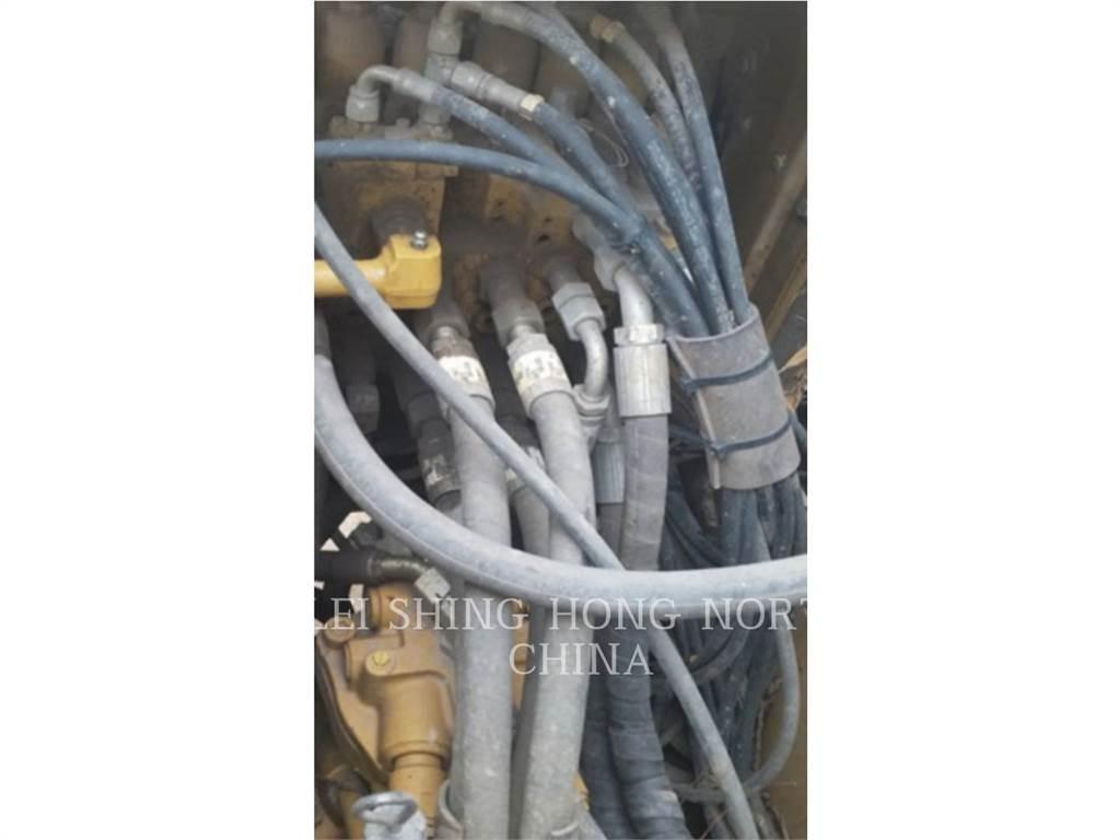 CAT 313D2GC Lánctalpas kotrók