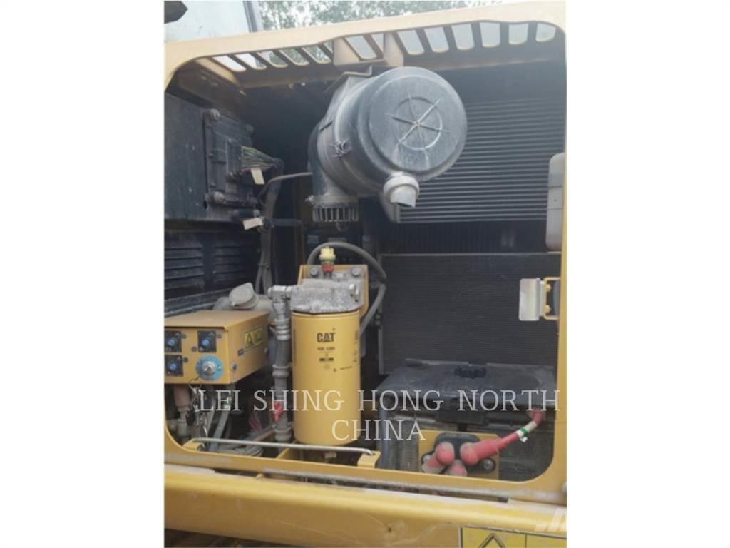 CAT 313D2GC Lánctalpas kotrók