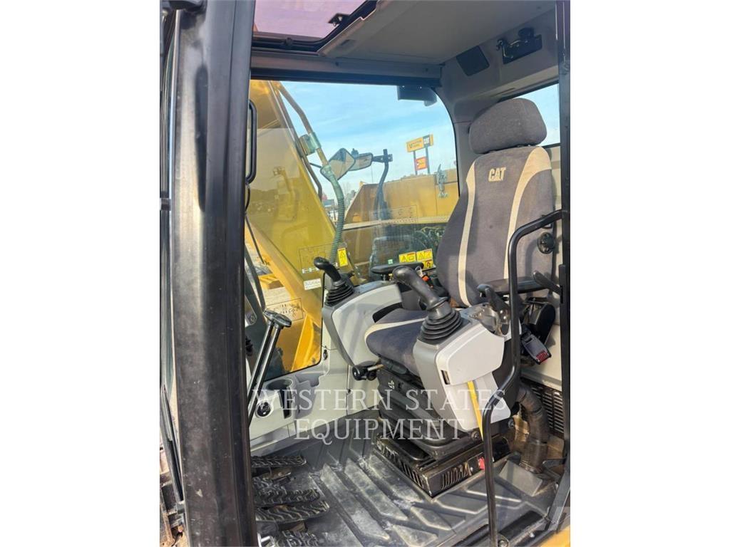 CAT 313F Lánctalpas kotrók