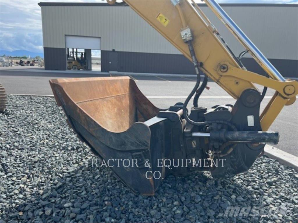 CAT 320 Lánctalpas kotrók
