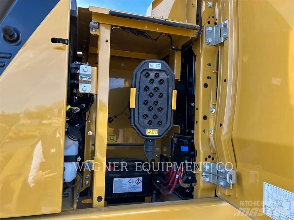 CAT 320 Lánctalpas kotrók