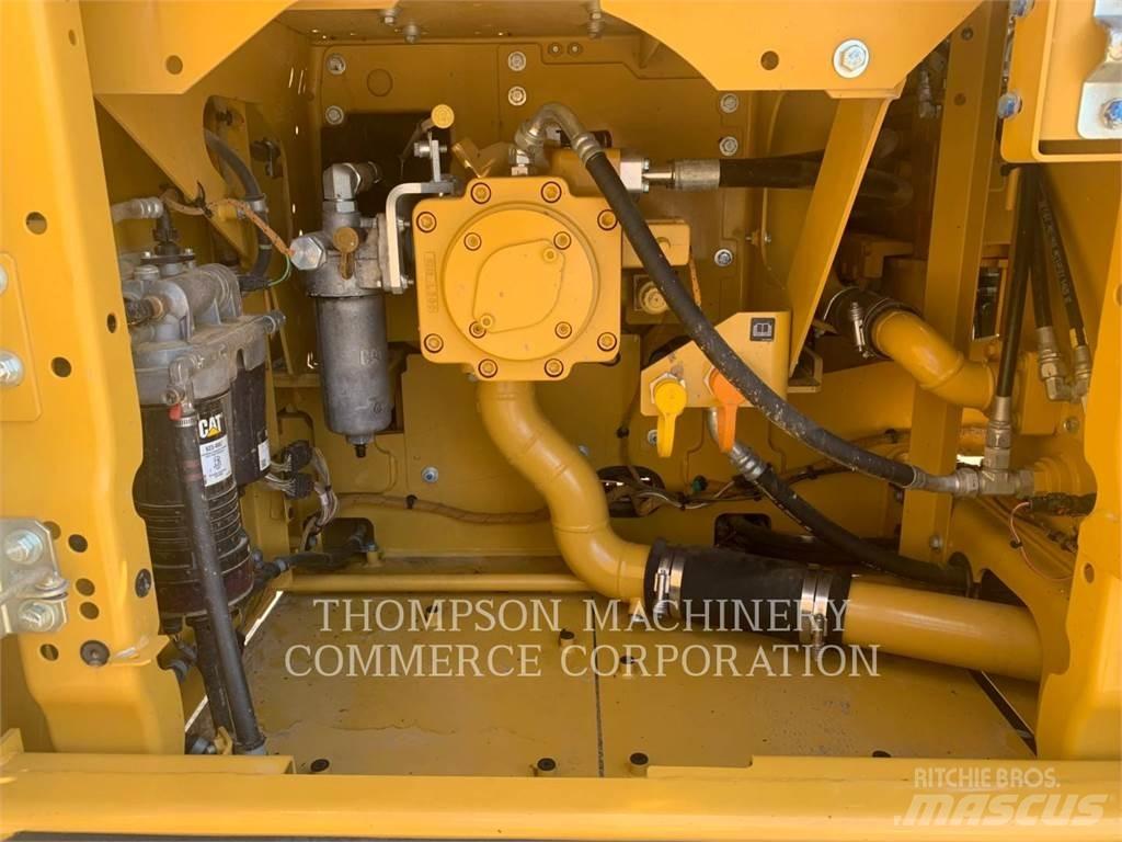 CAT 320 Lánctalpas kotrók