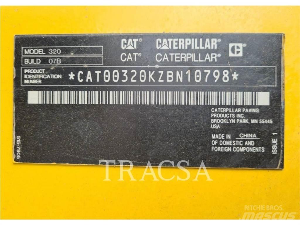 CAT 320 Lánctalpas kotrók