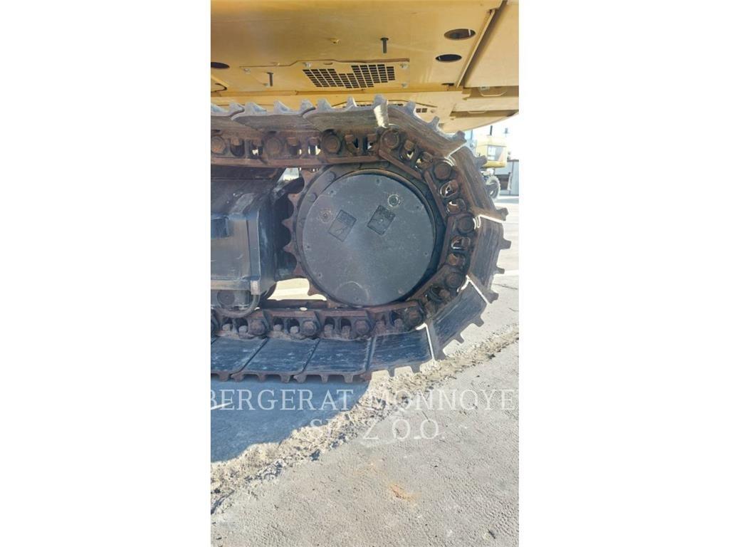 CAT 320 Lánctalpas kotrók