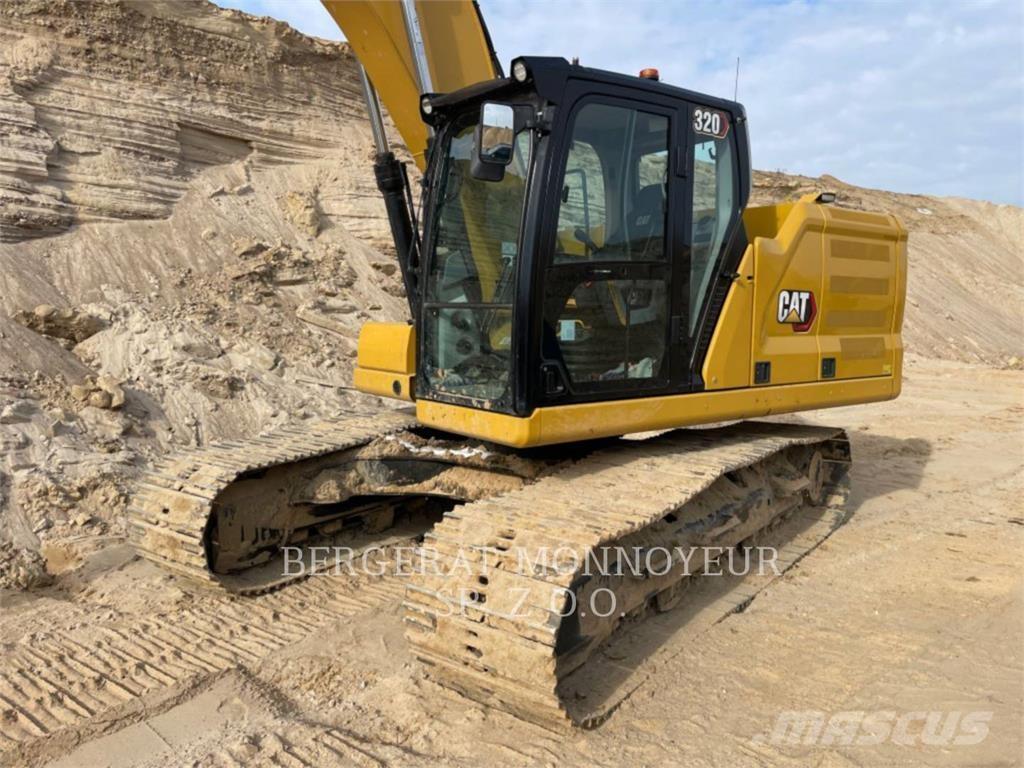 CAT 320 Lánctalpas kotrók