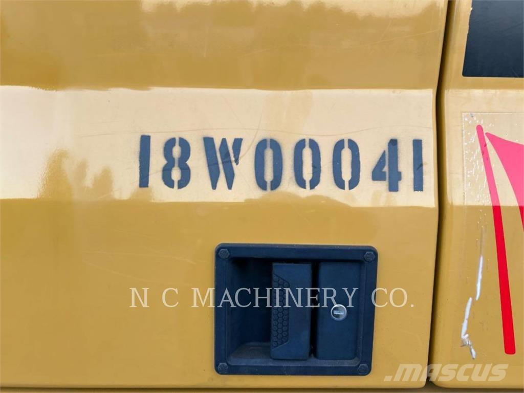 CAT 320 Lánctalpas kotrók