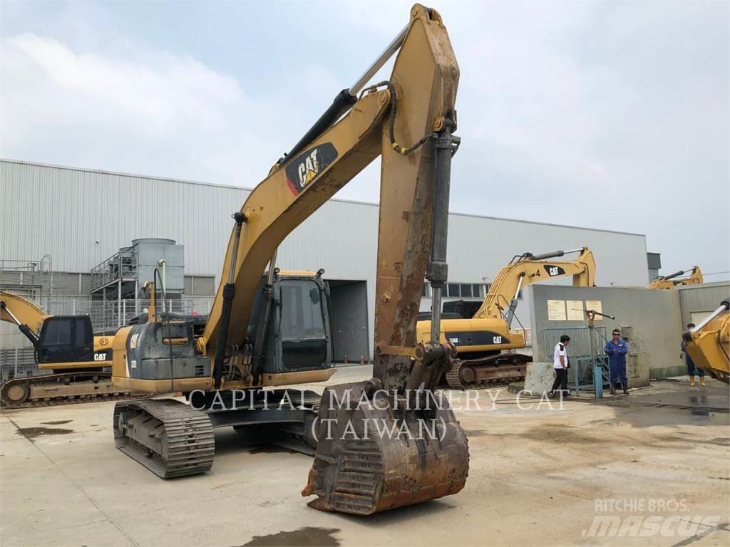 CAT 320D2 Lánctalpas kotrók
