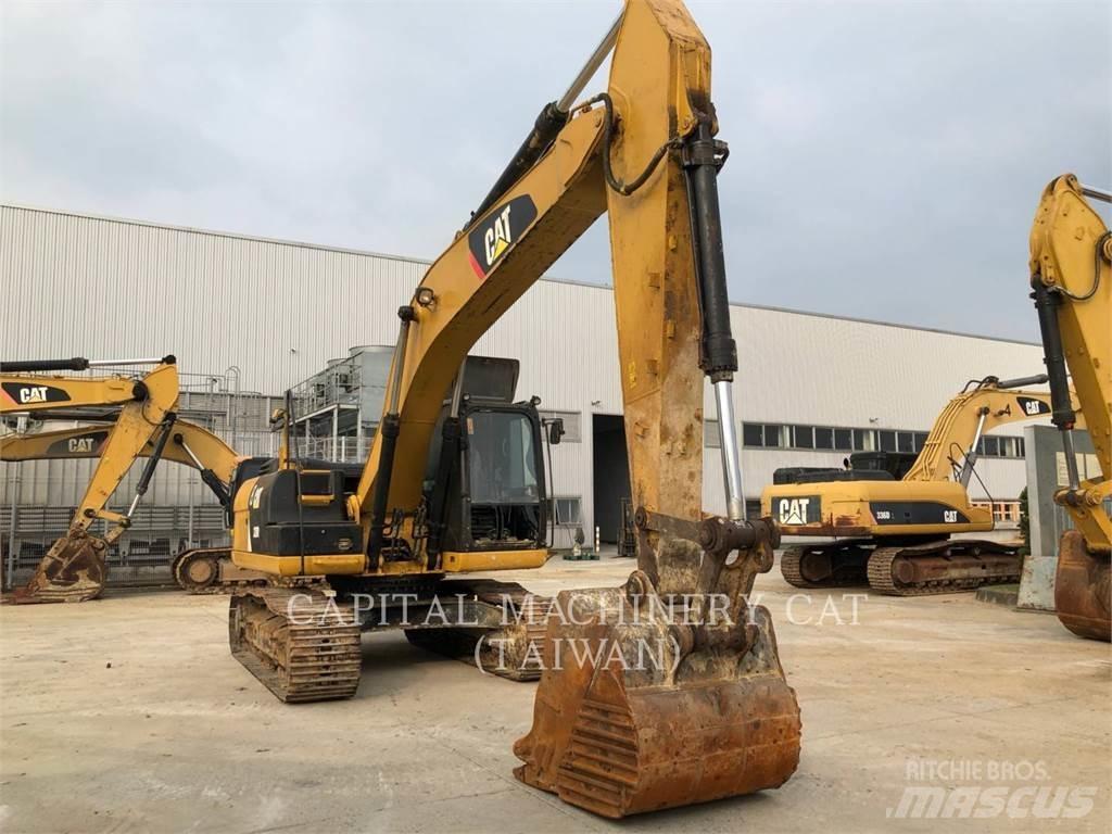 CAT 320D2 Lánctalpas kotrók