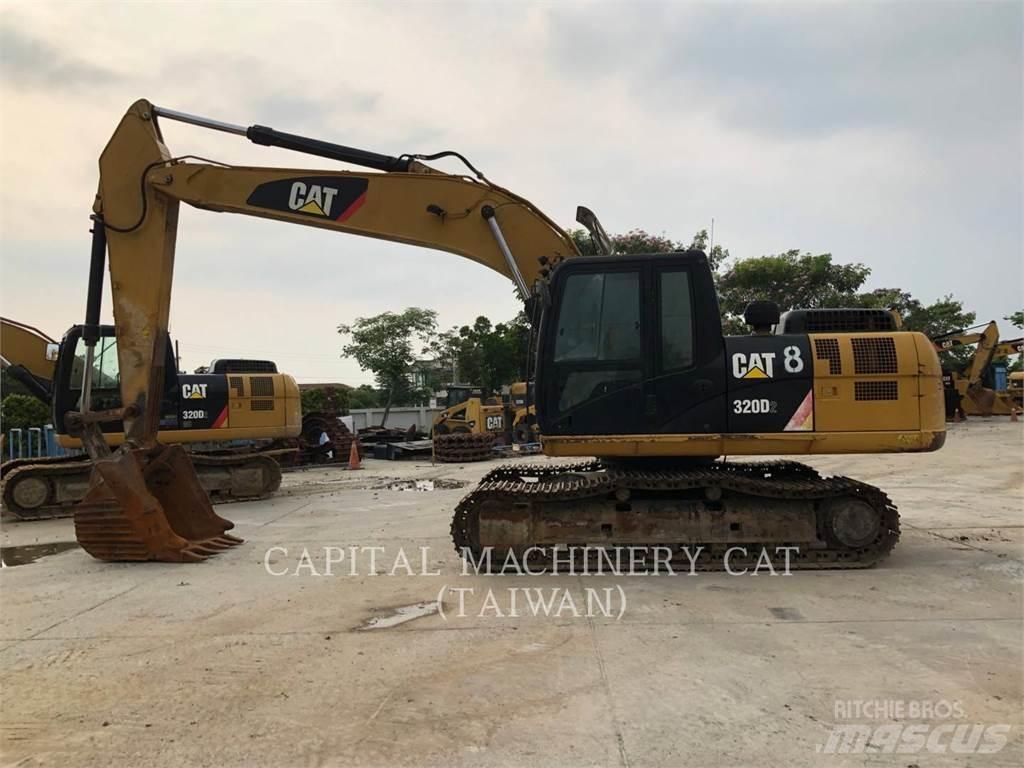 CAT 320D2 Lánctalpas kotrók