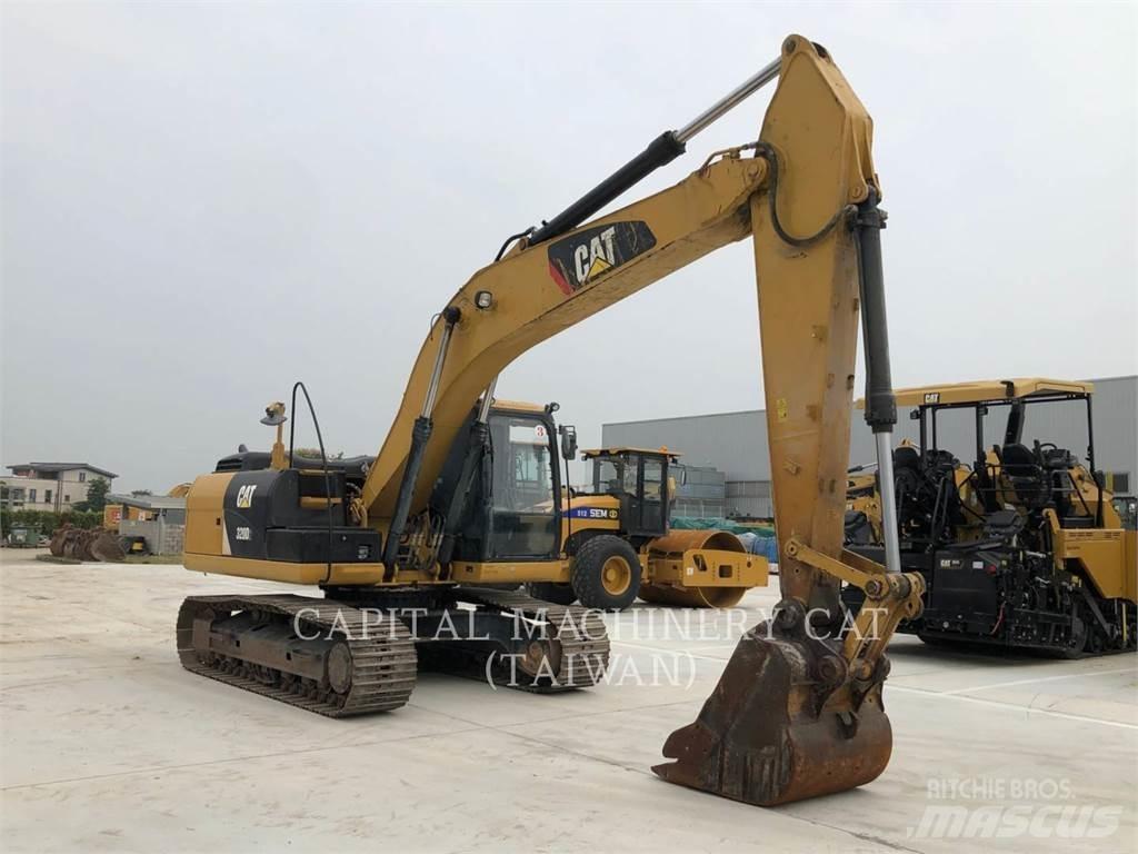 CAT 320D2 Lánctalpas kotrók