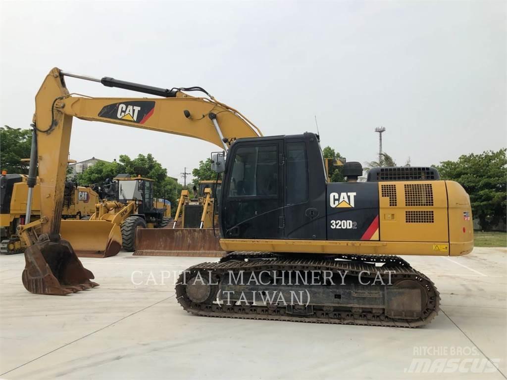 CAT 320D2 Lánctalpas kotrók