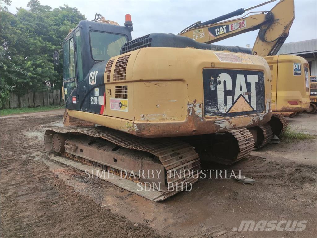 CAT 320D2 Lánctalpas kotrók