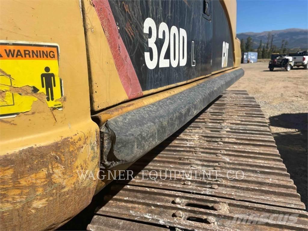 CAT 320DL Lánctalpas kotrók