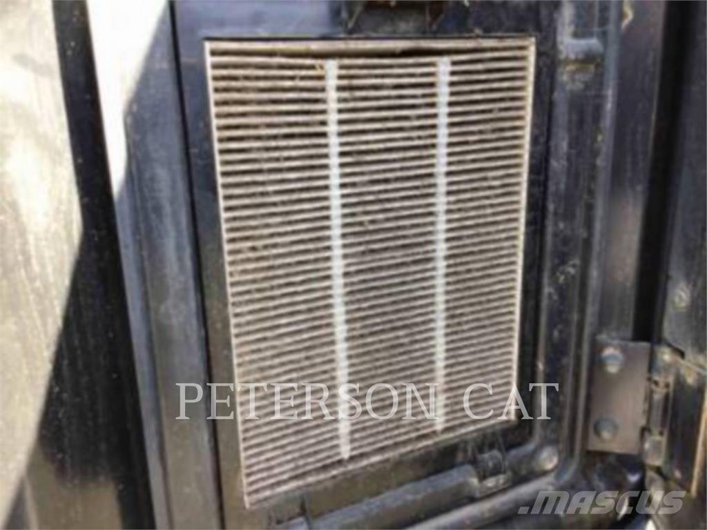 CAT 320F Lánctalpas kotrók