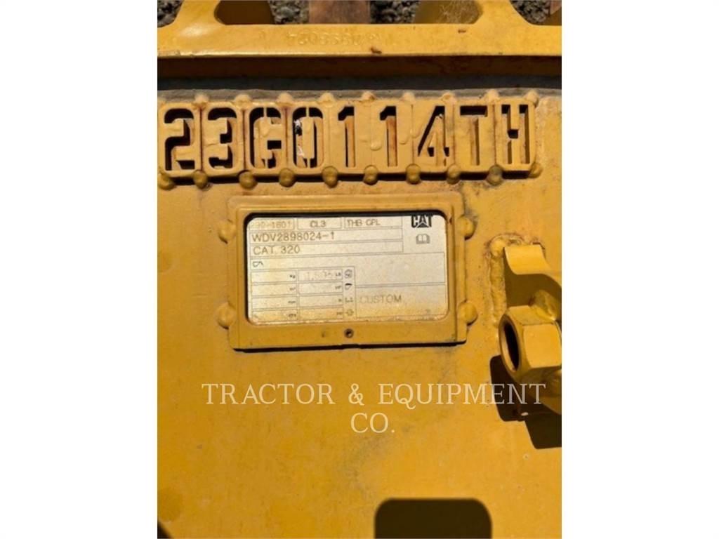 CAT 323 Lánctalpas kotrók