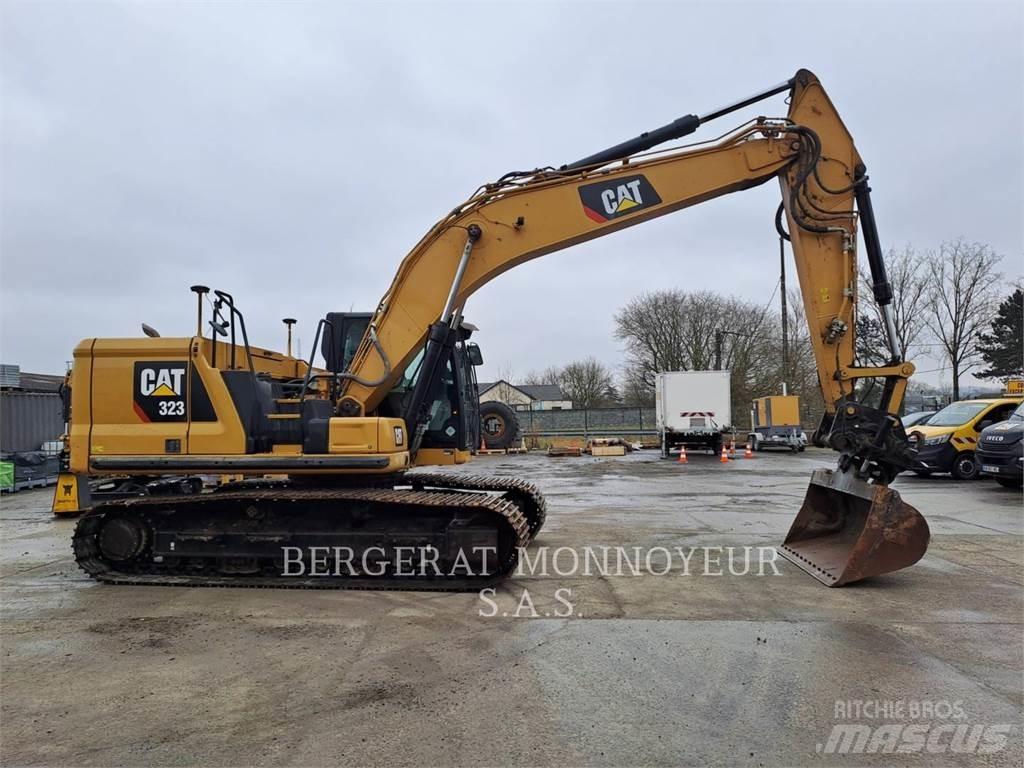 CAT 323 Lánctalpas kotrók