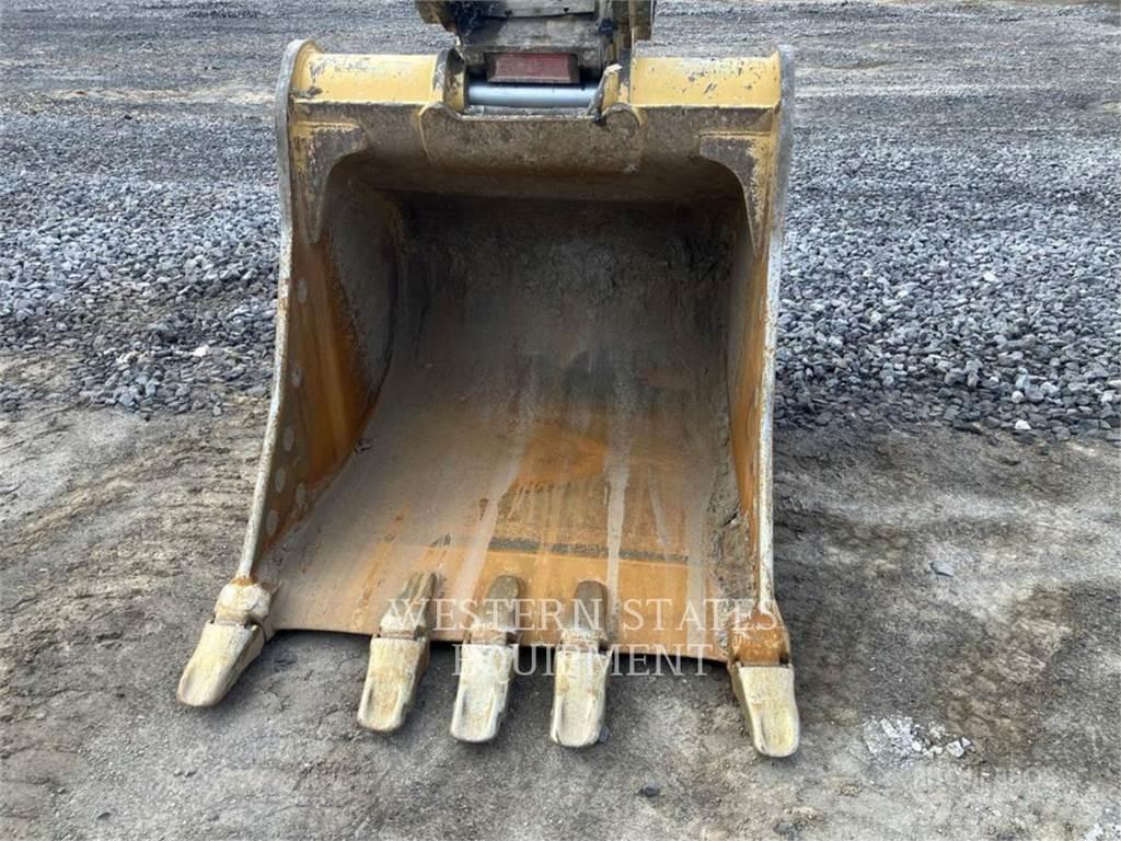 CAT 323 Lánctalpas kotrók