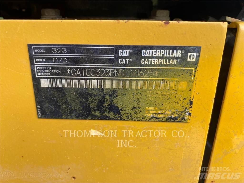 CAT 323 Lánctalpas kotrók