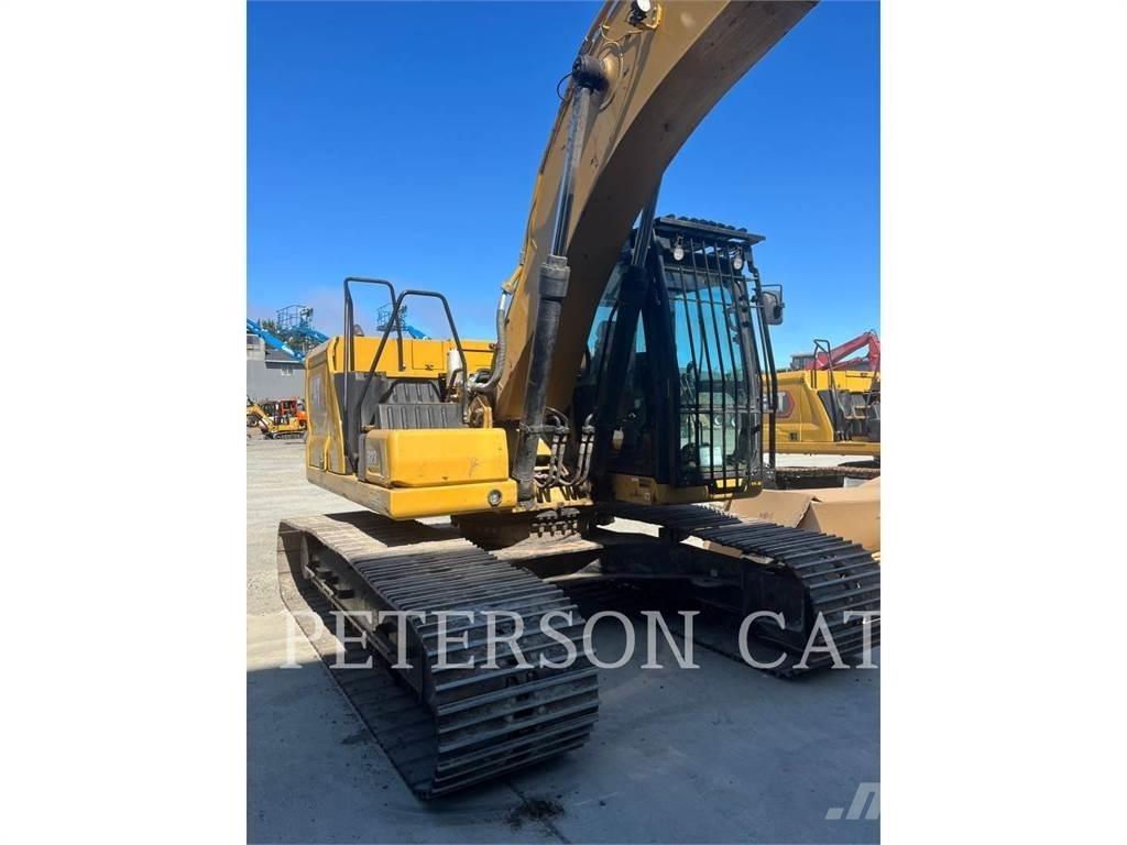 CAT 323 Lánctalpas kotrók