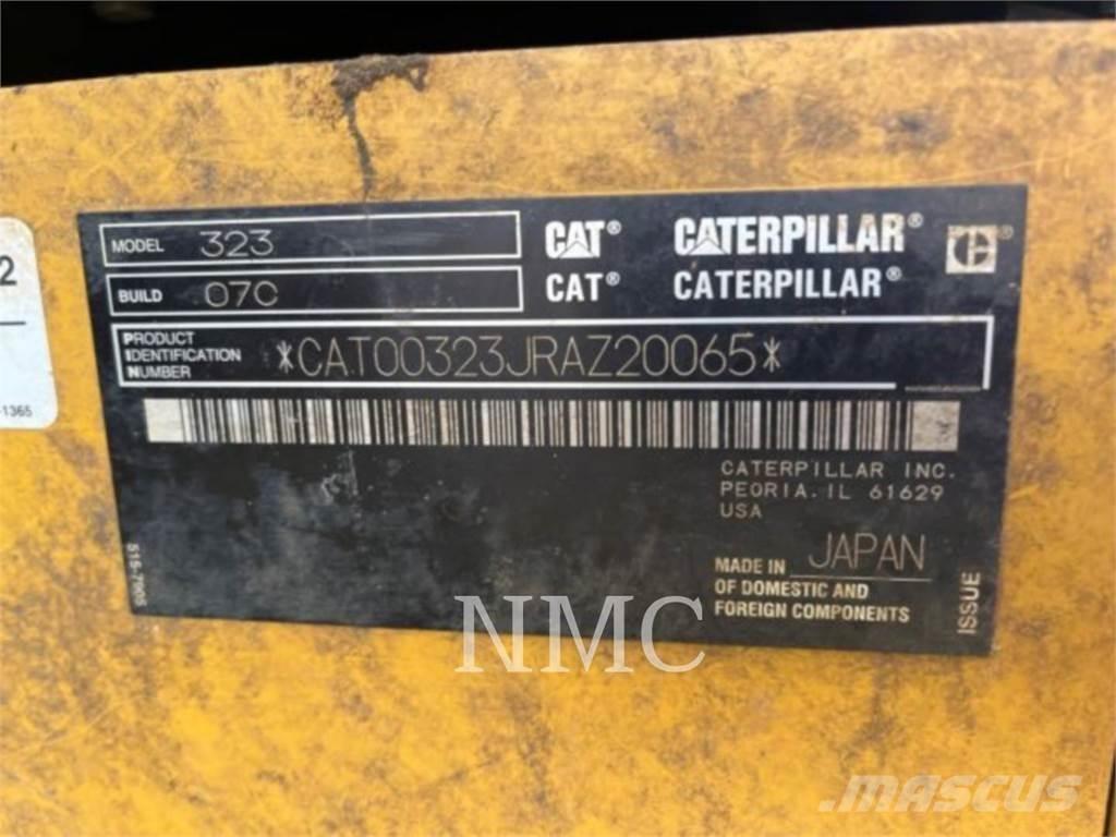 CAT 323 Lánctalpas kotrók