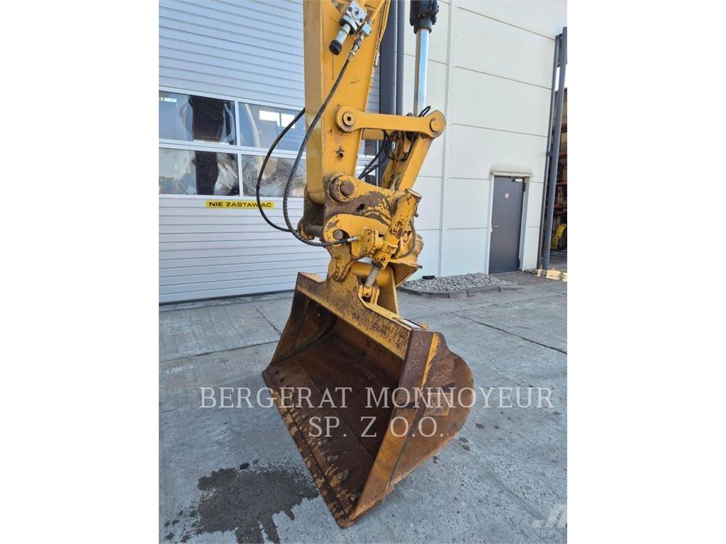CAT 323 Lánctalpas kotrók