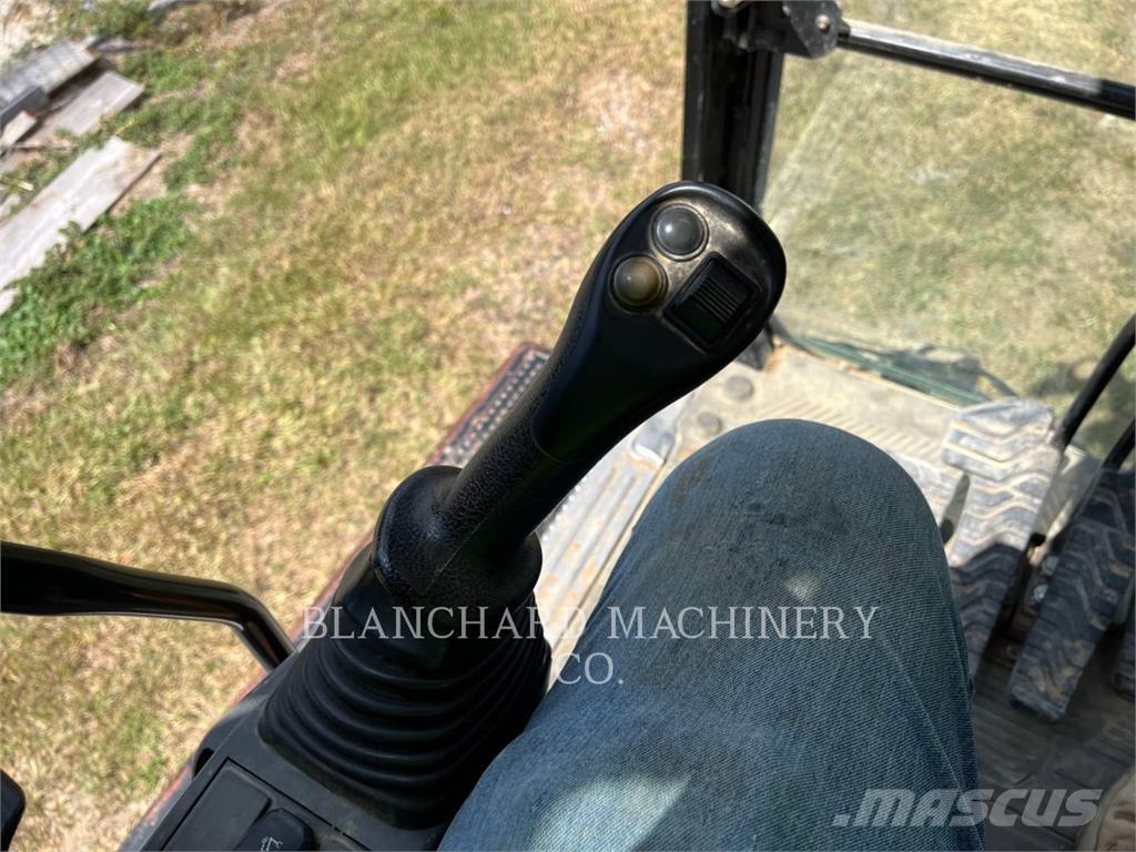 CAT 323 Lánctalpas kotrók