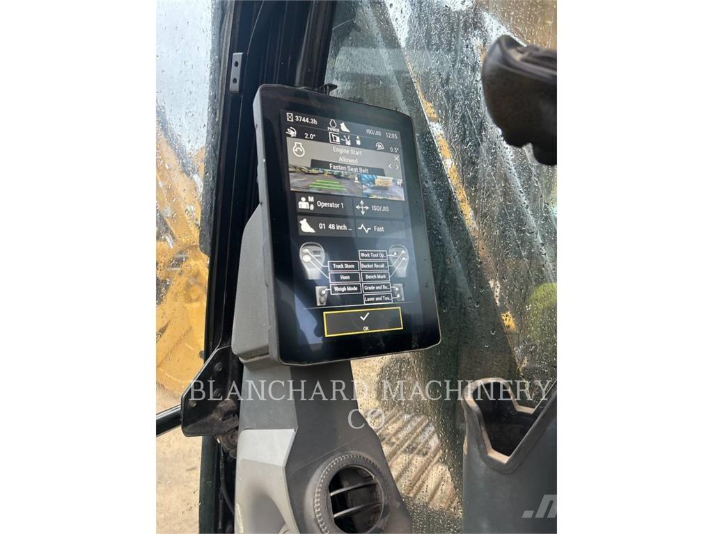 CAT 323 Lánctalpas kotrók