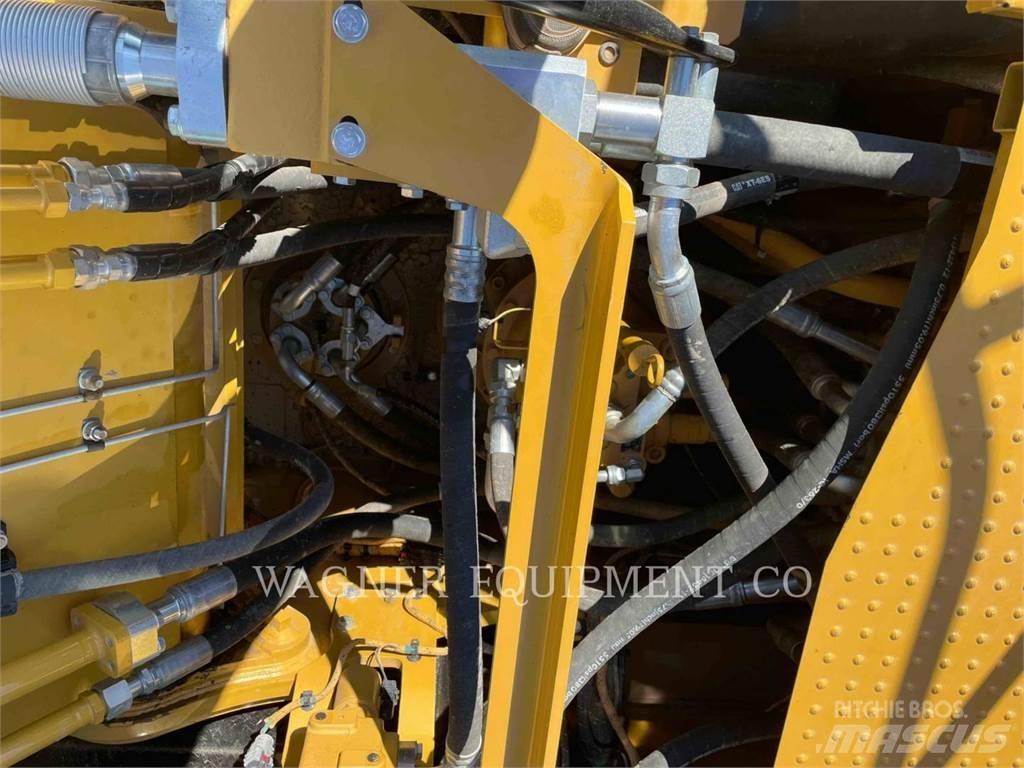 CAT 323 Lánctalpas kotrók