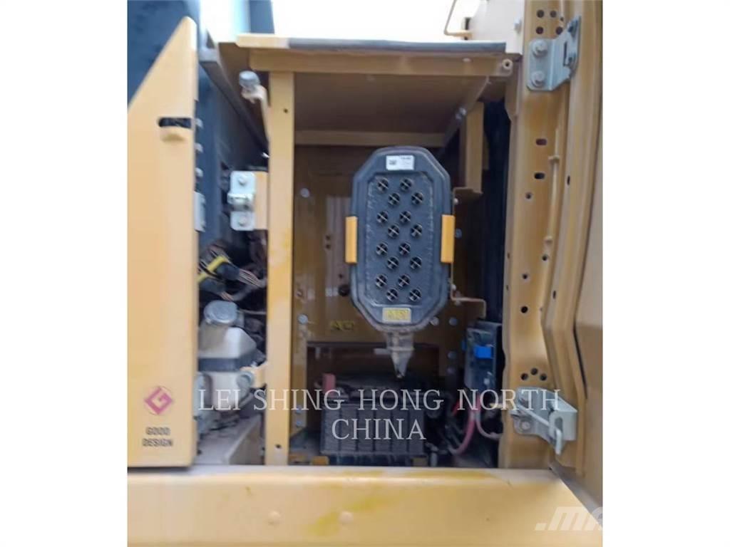 CAT 323-07 Lánctalpas kotrók