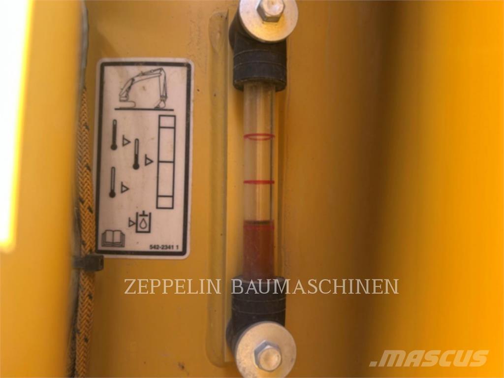 CAT 323-07B Lánctalpas kotrók