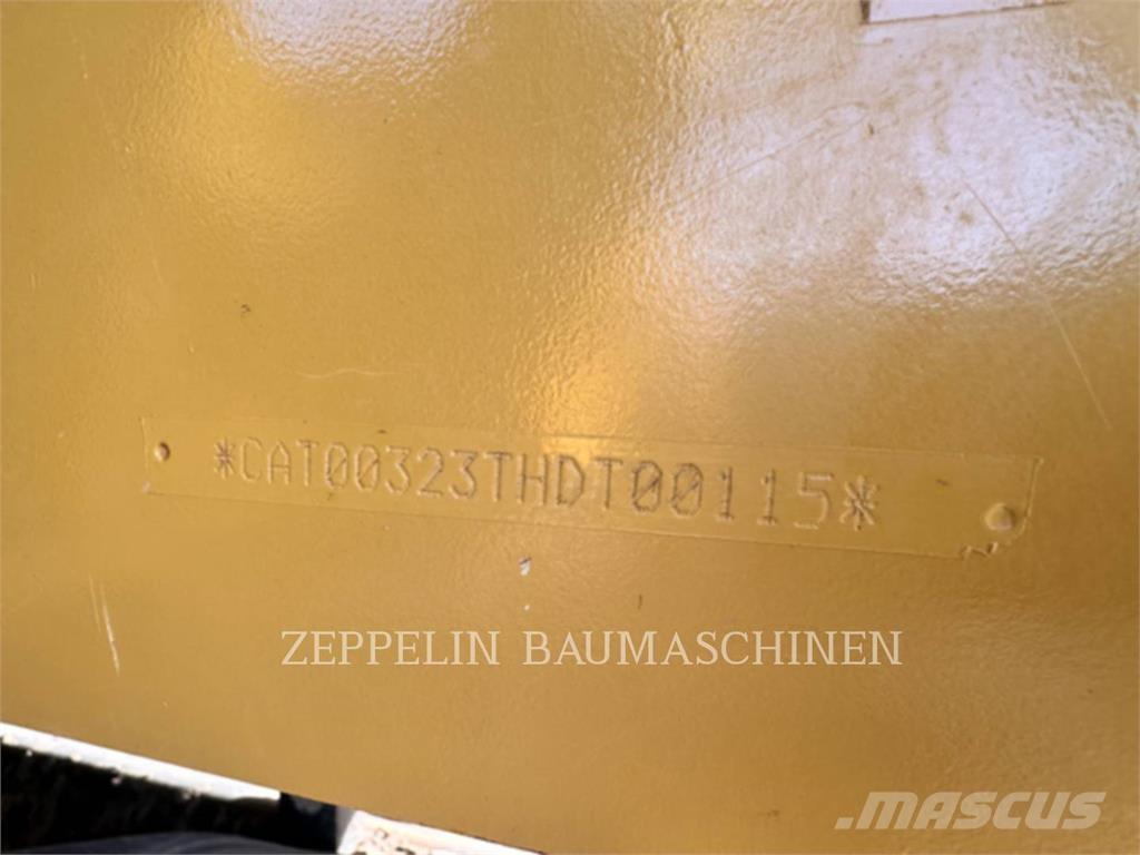 CAT 323-07B Lánctalpas kotrók