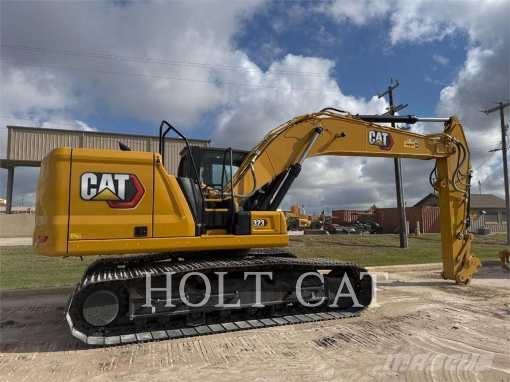 CAT 323 TC Gumikerekes homlokrakodók