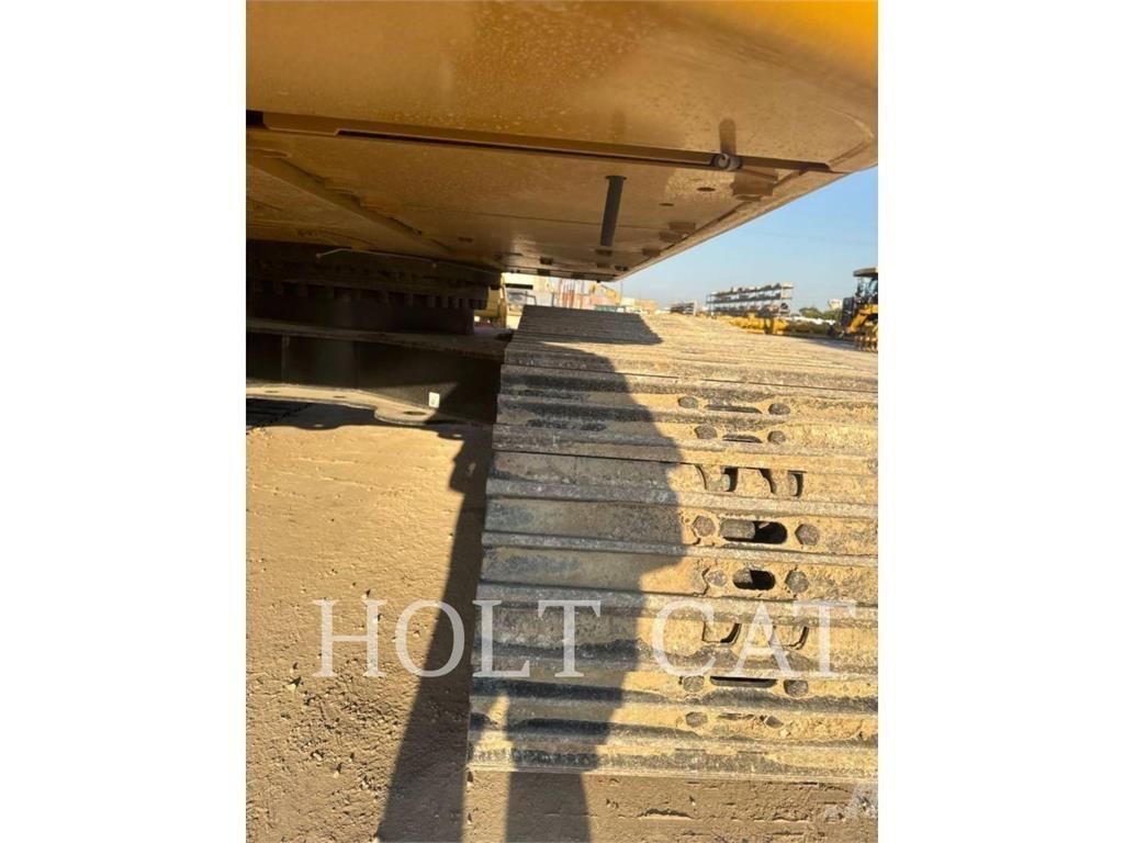 CAT 323 TC Gumikerekes homlokrakodók