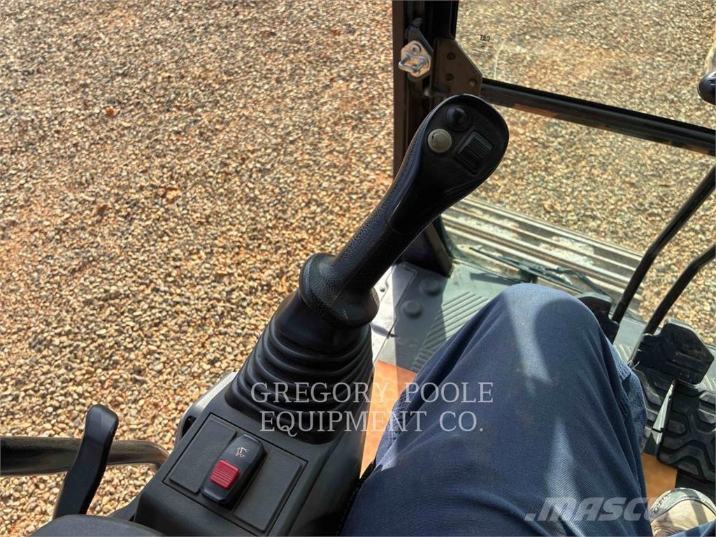 CAT 32307 Lánctalpas kotrók