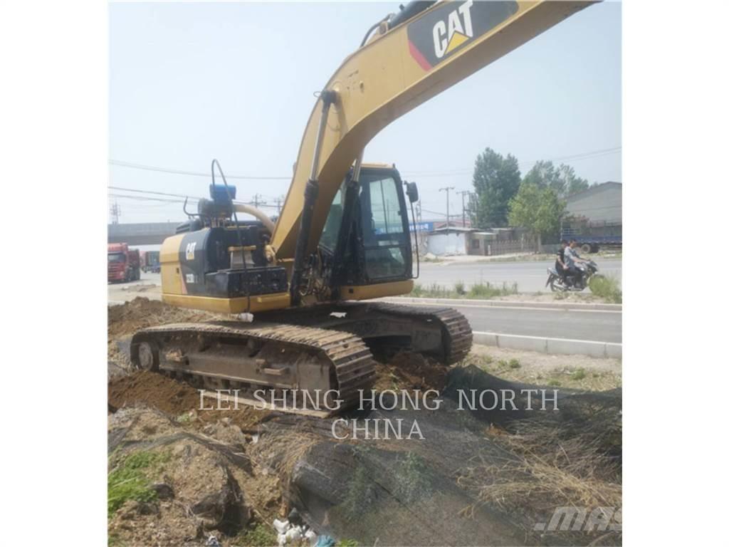 CAT 323D2L Lánctalpas kotrók