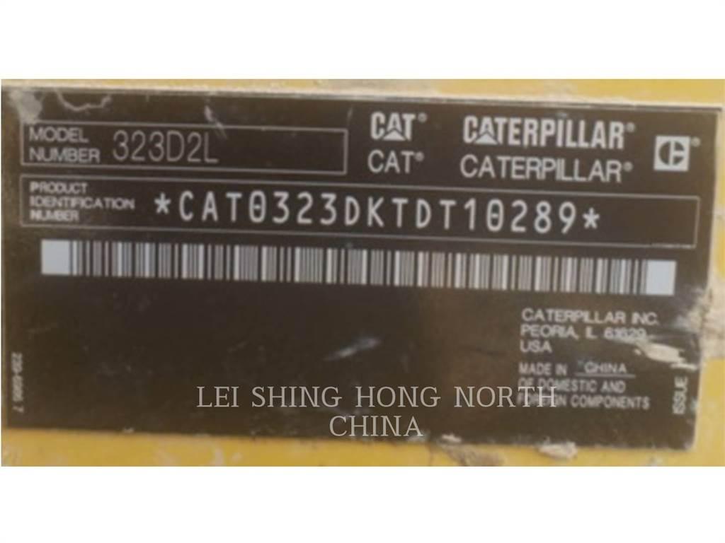 CAT 323D2L Lánctalpas kotrók